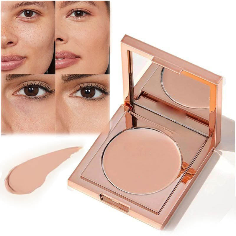 Colored Clay Undereye Corrector with Brush FREE !